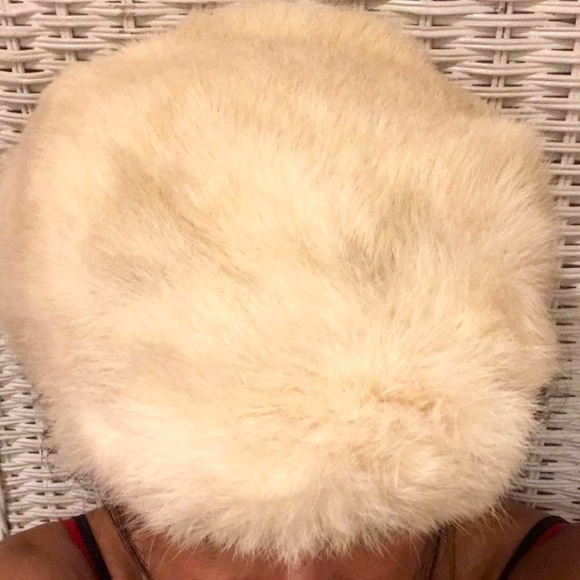 Gorgeous rabbit ๐ fur hat. - Picture 3 of 7